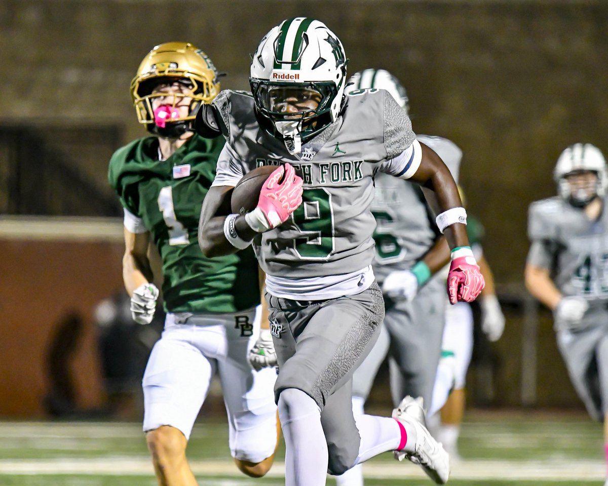 GoFlashWin's tweet photo. 🐺🏈 Go Foxes!!!! More photos of Dutch Fork Varsity Football vs Sumter and B-Team and JV Football vs River Bluff are now available at https://t.co/TBUfYUtPyk. Repost and Follow. https://t.co/X7SOdiG4xu