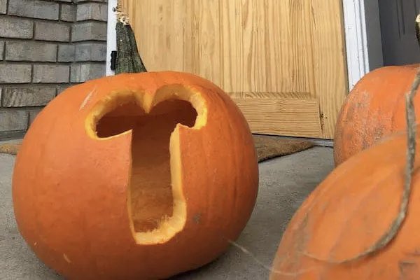 whitneyagain527's tweet photo. It’s clear who has the better pumpkin 😂 https://t.co/cQ63Q7m86p