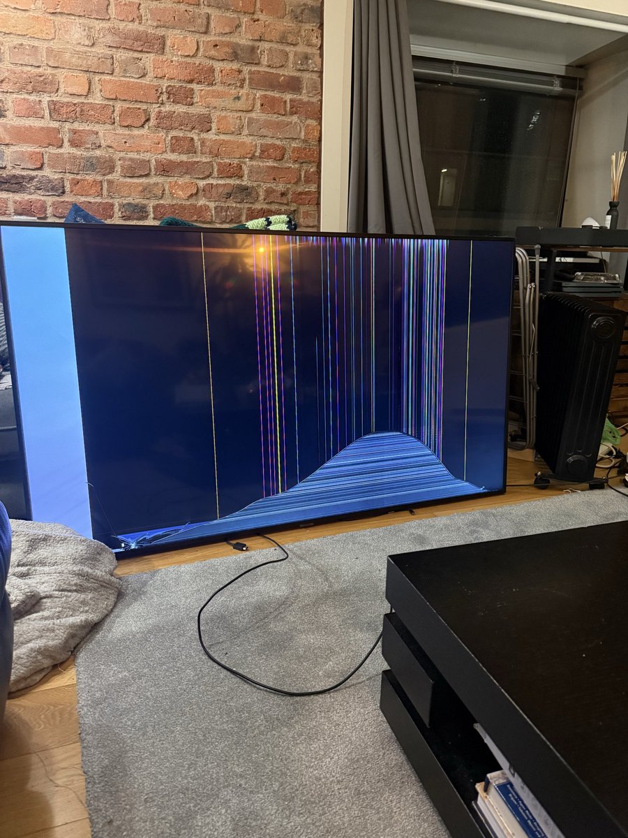 ELMsSub's tweet photo. Ouch. 

@EnglishLeatherM laughed when i called him in tears to tell him what i have done.

What started out as a small and low cost DIY project has grown into a ridiculous spend 🤦‍♂️

Even I am conceding that I should not do DIY projects alone ever again. https://t.co/tFHylrYVjE