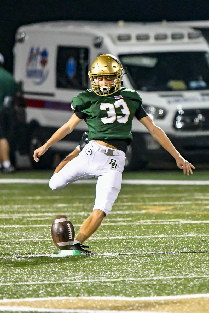GoFlashWin's tweet photo. 🏈🐊 Thursday night lights with the Gators! Click on https://t.co/TBUfYUunnS for more photos of River Bluff B-Team and JV Football vs Dutch Fork. Repost and Follow. https://t.co/QEBHvu6kDa
