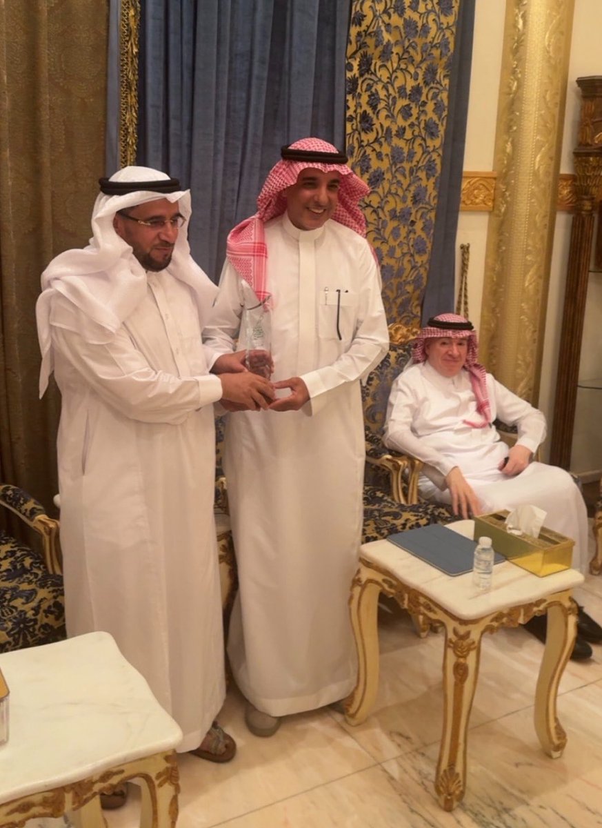 ALSALHAN's tweet photo. سعدت هذا المساء بحضور تكريم 
أخي العزيز د. فهد العليان @Dr_Fahaad 

في #ثلوثية د. محمد المشوح بالرياض، 
وذلك تقديرًا لمسيرته الحافلة بالعطاء وإسهاماته النوعية في المجالين الاجتماعي والثقافي.

أمسية استثنائية، عشنا خلالها محطات إنسانية ملهمة من مسيرته المشرّفة ، بما تحمله من قيم الوفاء والعطاء.

كل الشكر للقائمين على @tholothia على هذه اللفتة الكريمة ، وأصدق التهاني لأخي الغالي 
د. فهد بهذا التكريم المستحق.