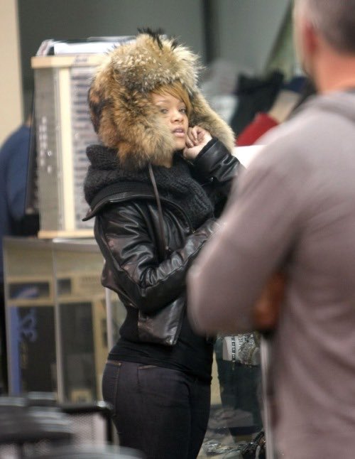 OldInternetFeel's tweet photo. Rihanna, 2009 https://t.co/jG7OeC38Vp
