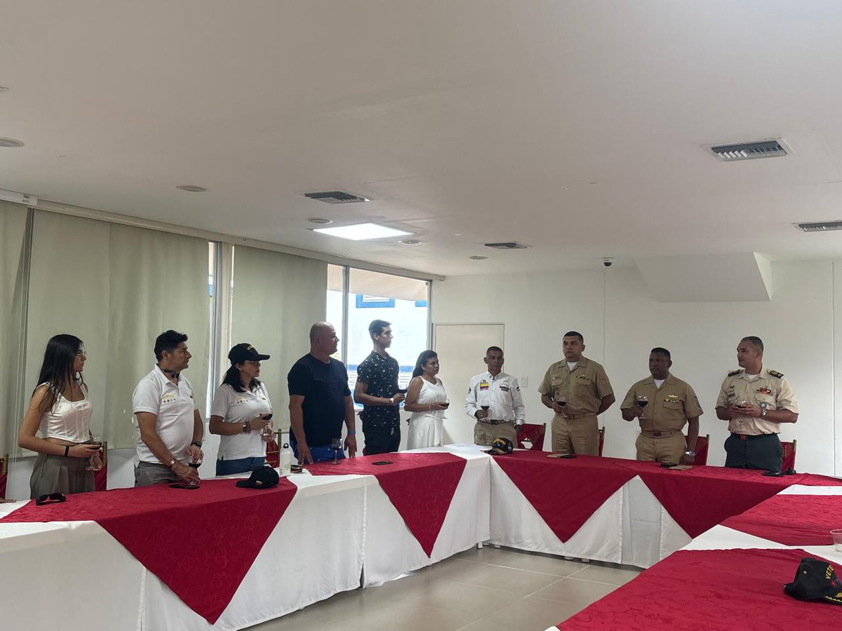 CSFFMM's tweet photo. 🌸🎖La celebración a nuestros héroes la cerramos con broche de oro  en la Sede Vacacional Paraíso Cafetero.
😃🫡Así vivimos el Día del Veterano, con una jornada dedicada a rendir homenaje y enaltecer la labor de quienes entregaron los mejores años de su vida por nuestro país. https://t.co/Gb4K7QnEZ9