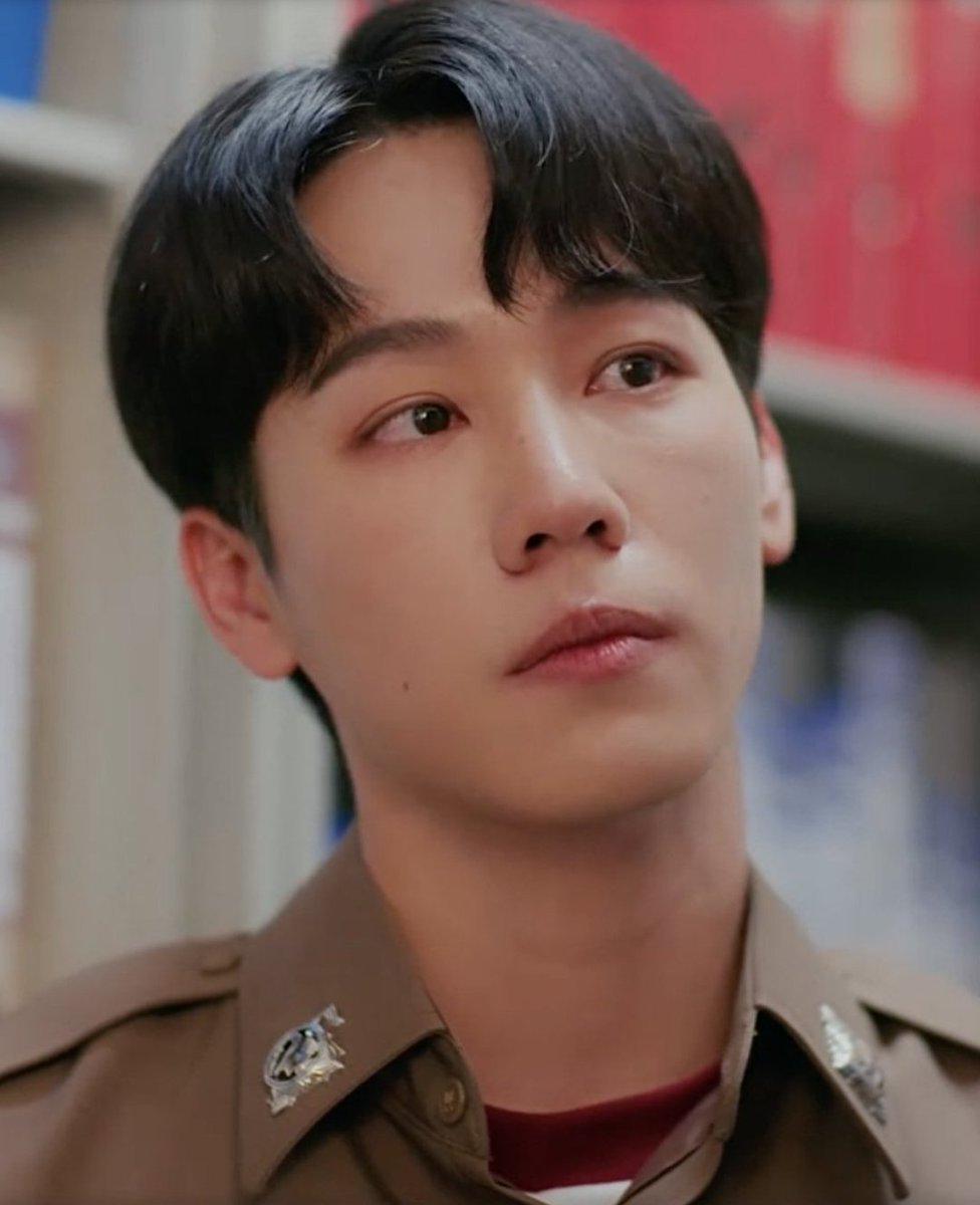 titiyiwo's tweet photo. I don’t know if anyone else noticed, but Mang’s hair had a little wave to it. It wasn’t straight anymore.

You know that famous theory about how a someone's hair gets curlier when they fall in love?🧍‍♀️ https://t.co/29FacWnrj4