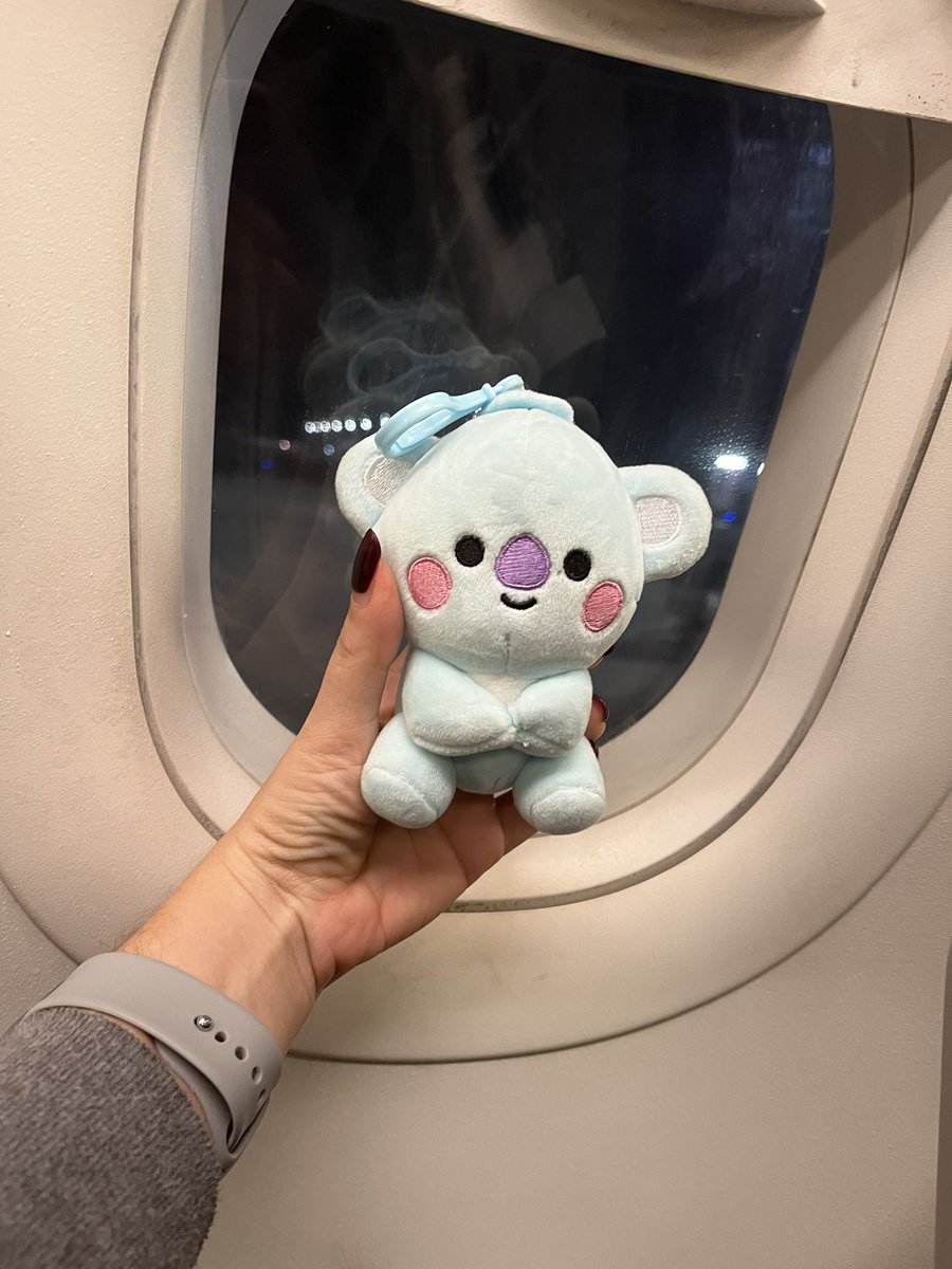 dias_karolyny's tweet photo. Indo alí ver o BTS 🤩 https://t.co/P5qDu7sqja