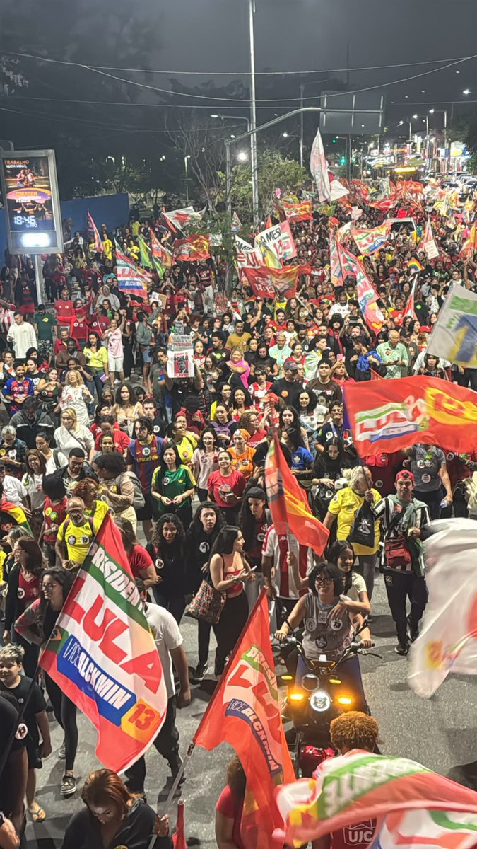 Leo_guimaraes65's tweet photo. Realengo, Zona Oeste do Rio de Janeiro neste momento. As mobilizações não param no Rio de Janeiro. Vamos virar! https://t.co/6vEKs9FCzb