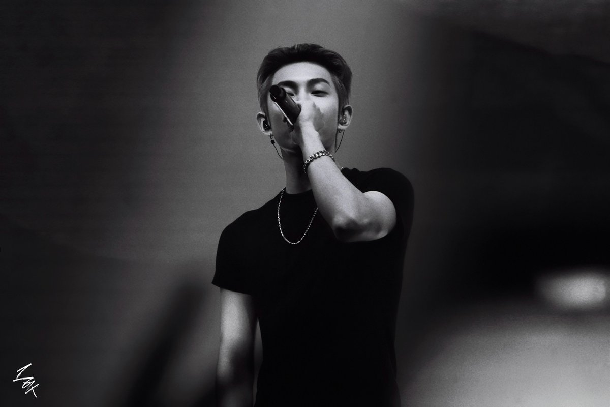 Luxury7Kitchen's tweet photo. 261020 Serenades &amp; Bodyrolls Paris

#RYUL #LNGSHOT 
#률 #김률 #롱샷 https://t.co/BnKPA7jakL