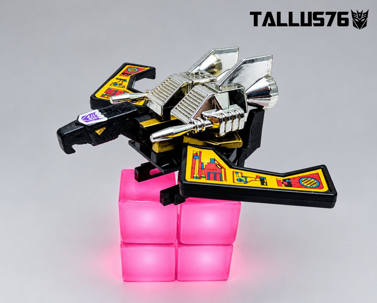 Tallus76photos's tweet photo. Transformers Decepticon Communications 1984/1985
Soundwave w/ Buzzsaw https://t.co/IRVOe8urDa
