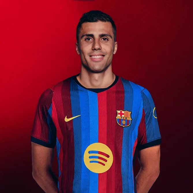 TouchlineX's tweet photo. 🚨🗣️ Hansi Flick no why Rodri was rested today:

"Yes, it was for the Real Madrid game... He played a lot of minutes with the national team as well."

"So I made the decision to start Marc Bernal today. It was a good solution, because Bernal was good, and Rodri is fresh for Sunday."