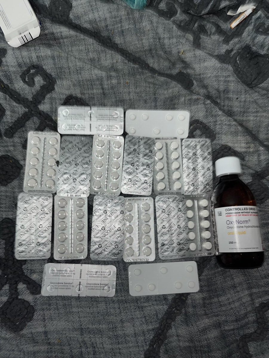 ihtszColorful's tweet photo. Oxycodone Syrup to wash down the pills 💊

Endone 5s for oral, sandoz 10s to snort and oxynorm to sip/drink 🔥🤤 https://t.co/9aFjWDCOe6
