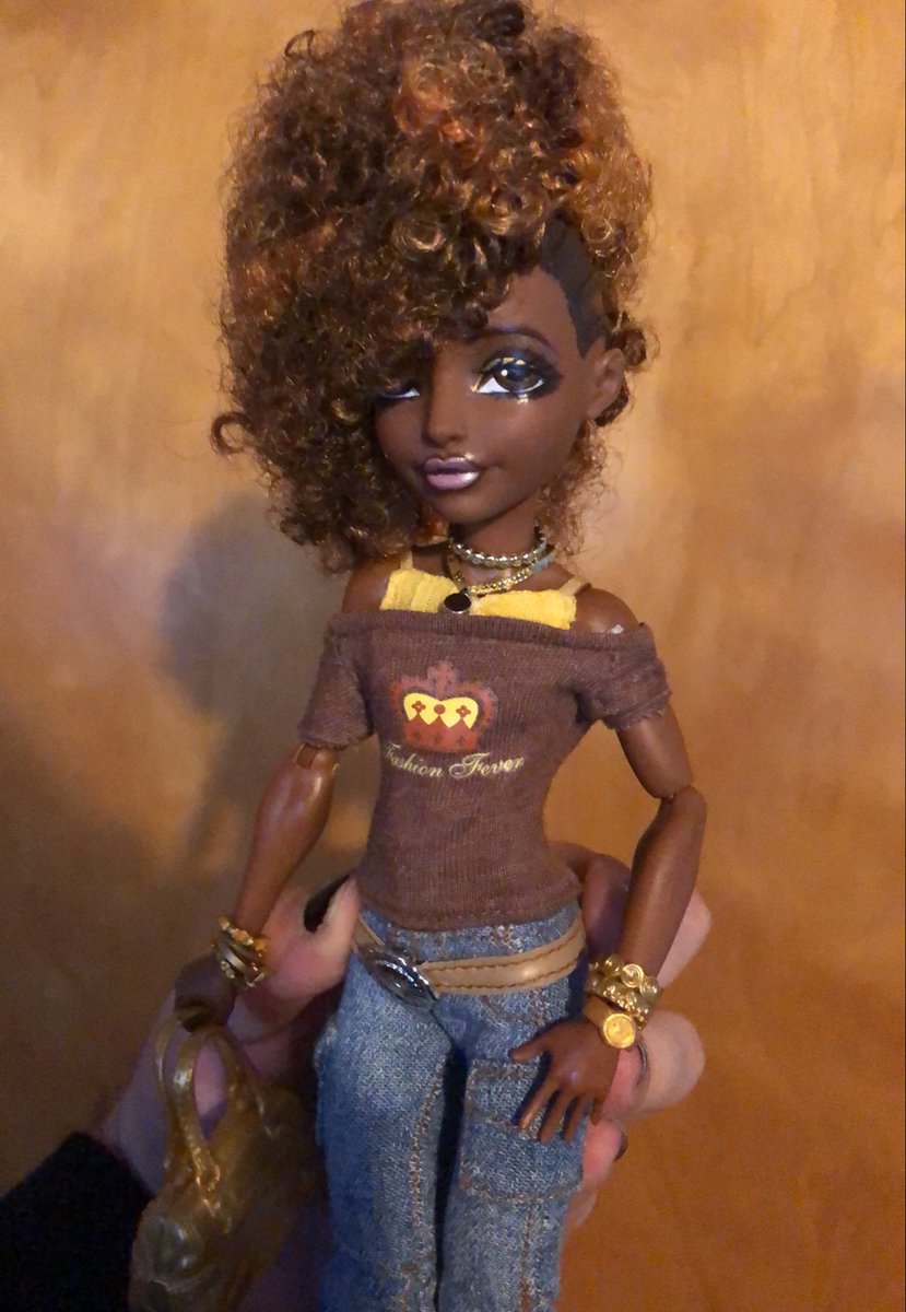 novistarz's tweet photo. sweet girl got her hair curled https://t.co/KlzpBJNKhk