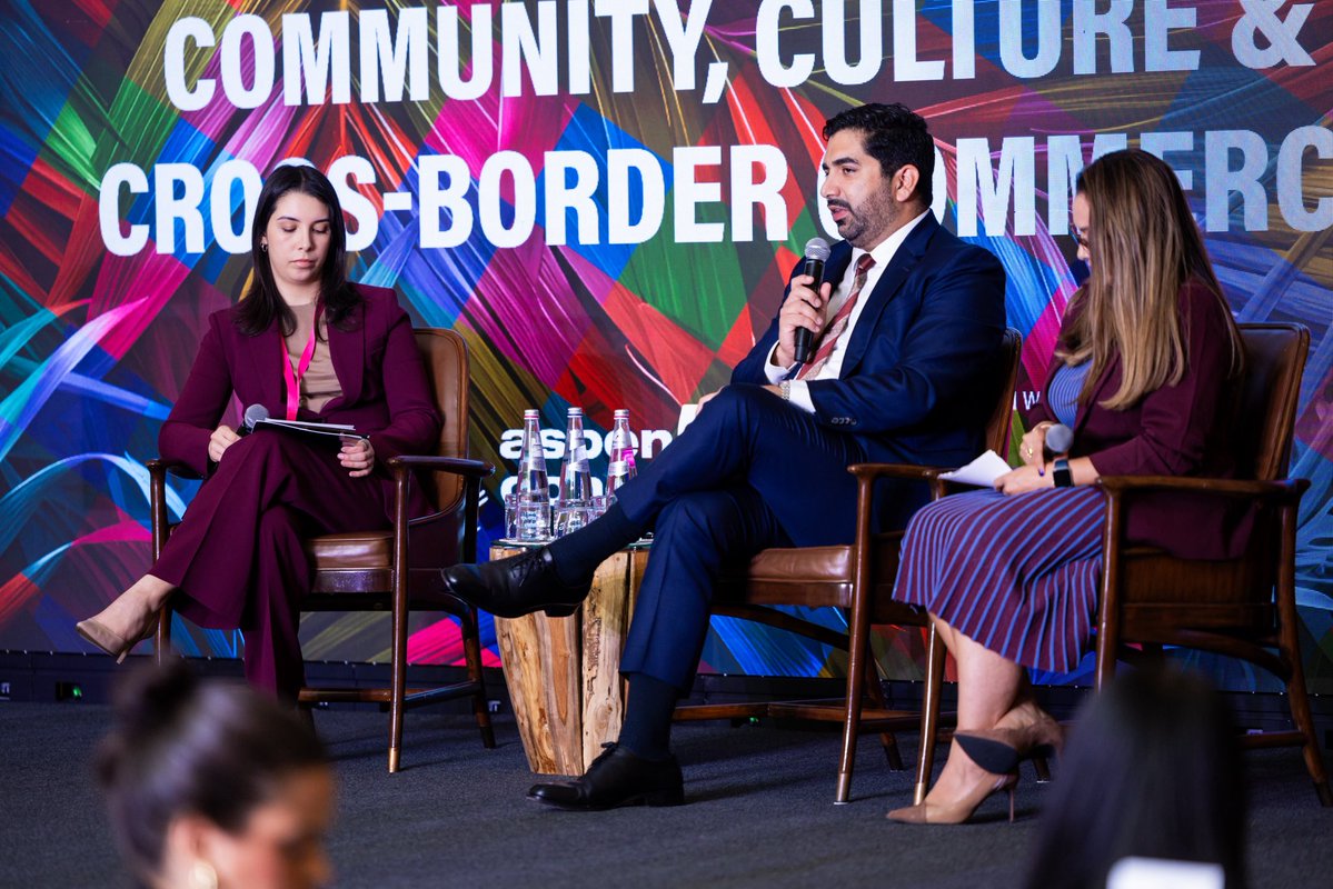 robertolazzeri's tweet photo. En mi gira de trabajo en Miami participé en la cumbre Advancing Economic Mobility, organizada por Aspen Conexión, del @AspenInstitute, en un diálogo con Isabel Quiroz, de @USChamber, moderado por Alicia Diaz, de @business.

Conversamos sobre el futuro del T-MEC y las oportunidades que abre su revisión para fortalecer la seguridad económica, atraer inversión y desarrollar nuevas capacidades productivas en la región.

El tratado sigue vigente. Nuestra prioridad es preservar lo que funciona y, a través del Plan México, impulsar una integración que nos permita competir mejor frente al resto del mundo.