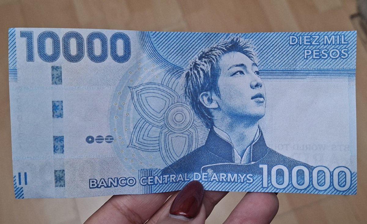 ohrucrying2's tweet photo. ARMYS DE MIERDA NO SABEN LA VERGÜENZA Q ACABO DE PASAR POR CULPA DE UNA DE USTEDES TRATANDO DE CARGAR LA BIP EN EL METRO CON ESTO😭😭😭😭😭😭😭 ME KIERO MORIRRR https://t.co/8bHbCTzQpr