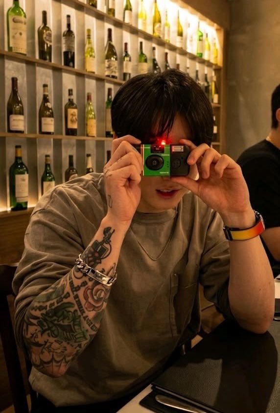 jungkovtae's tweet photo. by thv 📸 https://t.co/uGCh1OaVt6