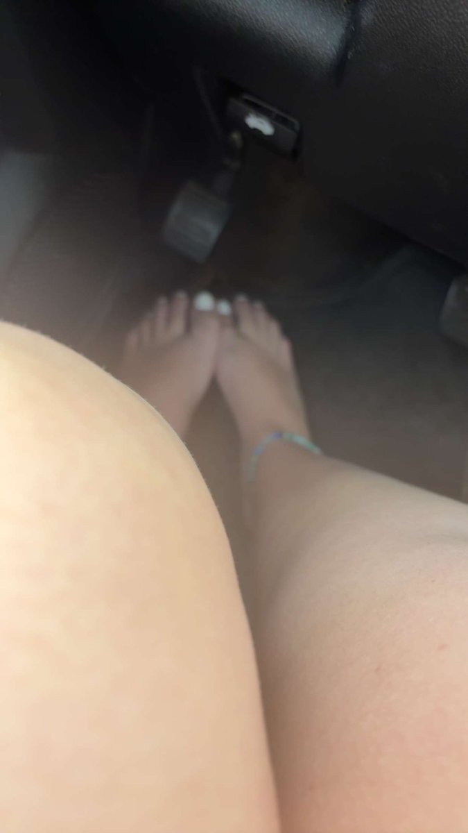 shaneboorke's tweet photo. More sluts obsessed with my cock who love showing me their feet

#submission #irl #bigdick #reaction #snapchat https://t.co/SJYiPVR3W7