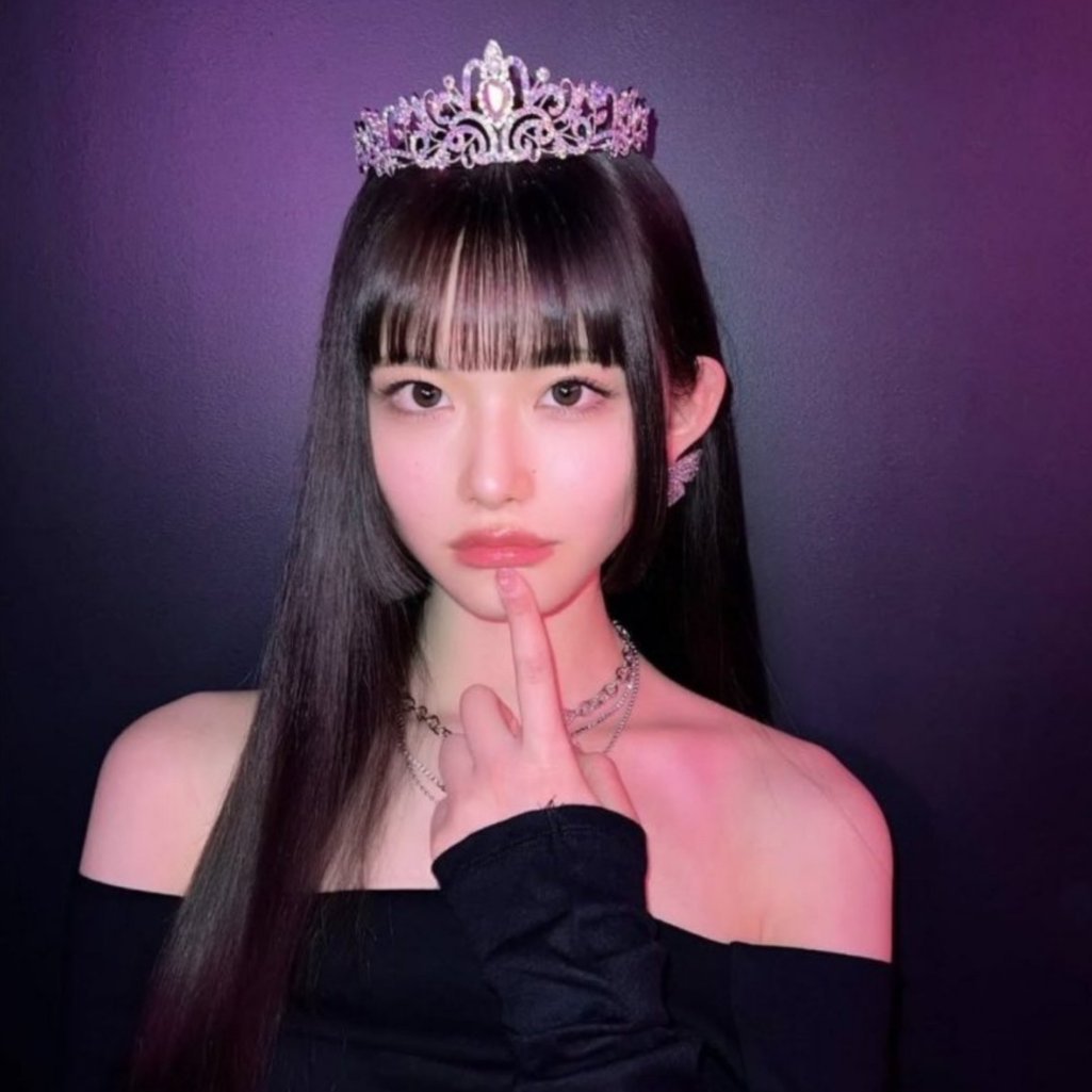 sorejaada's tweet photo. 加藤神楽（21）さん、経歴が波乱万丈すぎる…

2023以前、日向坂46に合格するも親の反対により辞退
↓
2023年、日プ女子で最終14位
↓
2024年、香川でキャバ嬢に転身
↓
2025年、キャバで出会った男とデ〇婚＆出産＆離婚
↓
2026年4月29日、金持ちYouTuberヒカル（34）と交際・同棲 https://t.co/mthN6fVWk2