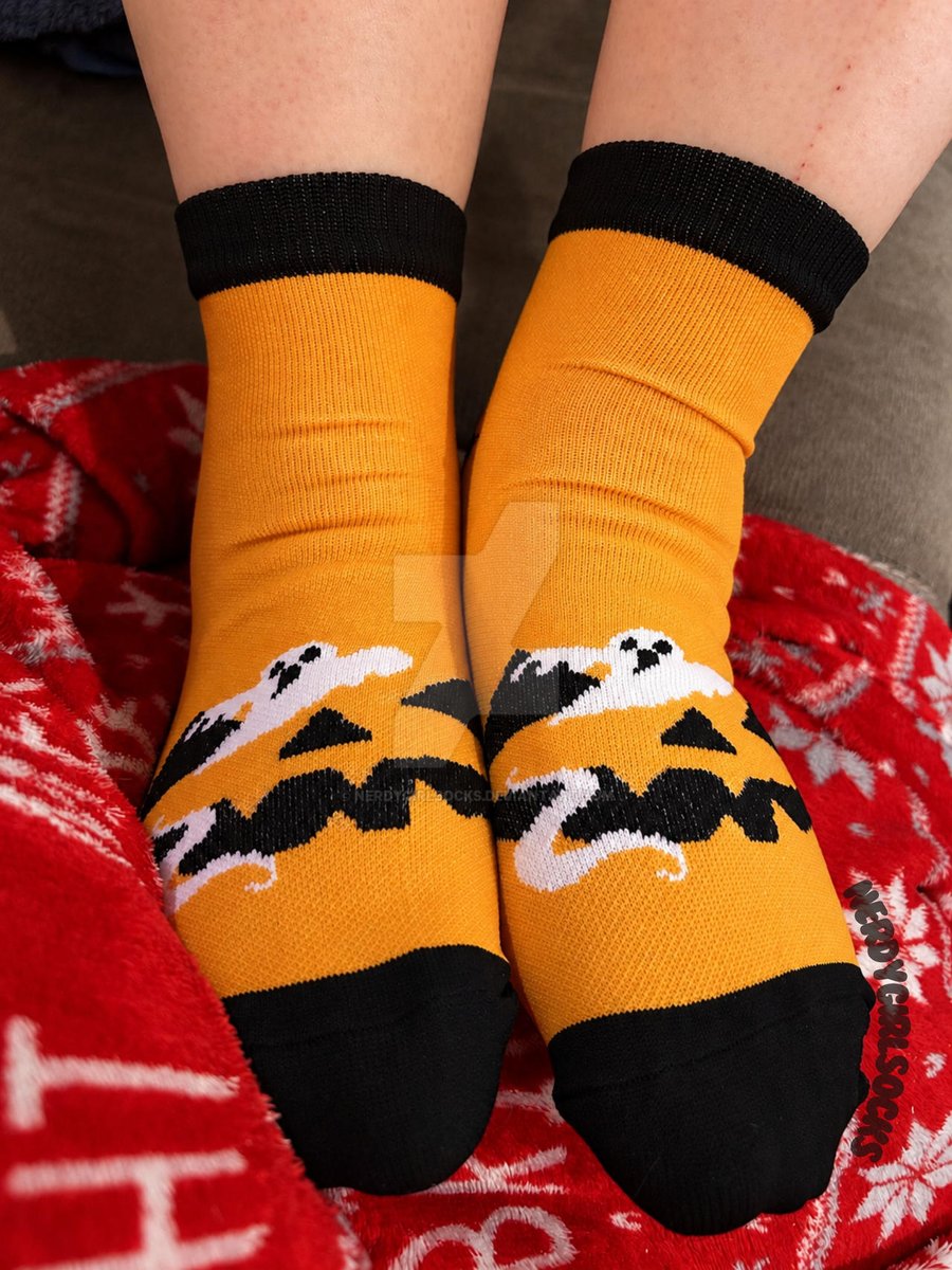 NerdyGirlSocks's tweet photo. Night 2 of my #13NightsofHalloween #Socktober!๐๐งฆ๐
Tonight's pair has a little bit of everything! Pumpkins, ghosts, & bats!๐ป๐ฆ
What do you guys think of these? Cute, spooky, or maybe a little bit of both?๐๐
#socks #feet #selling #sockoween #halloween #spooky #FYP #explore https://t.co/25Ti9LdyhS