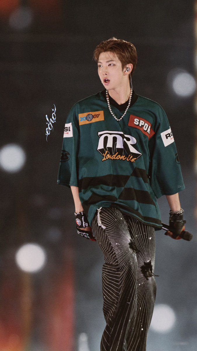 EchoOfTheMoon13's tweet photo. 260802 | MetLife Stadium, New Jersey

RM HD

#RM #알엠 #김남준 #KimNamjoon #BTS #방탄소년단 #RMFancam #NamjoonFancam

@BTS_twt @bts_bighit https://t.co/JHyOCfZ671