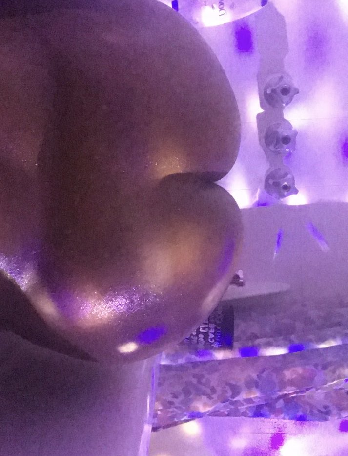 pikawatchuro's tweet photo. Would you watch me bathe and pleasure myself ? https://t.co/6K6KbsvX6q