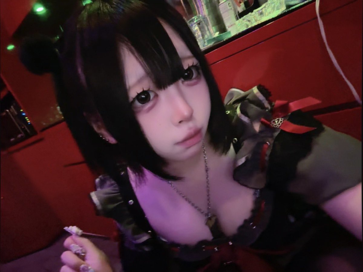 cafebar_akuoti3's tweet photo. 🩸 本日の小悪魔ちゃん(⃔ ⸝⸝•̥𖥦•̥⸝⸝)⃕↝
10/21
꒰ঌ┈┈┈┈┈┈┈┈┈┈┈┈┈┈┈໒꒱

かれん　18-22 @kill_luvS2 
もか　　21-5   @mkmya_n 
꒰ঌ┈┈┈┈┈┈┈┈┈┈┈┈┈┈┈໒

遠隔👿✨　https://t.co/ZFtiImBHX4 https://t.co/ViaPHlrTZx