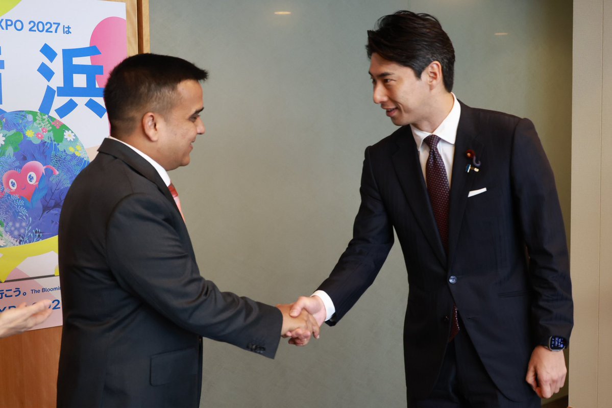 IndianEmbTokyo's tweet photo. インド・グジャラート州のハルシュ・サンガヴィ副首相は、中曽根康隆外務副大臣（@MOFAJapan_jp）と会談しました。

会談では、日本とグジャラート州の間の貿易、観光、人的交流をさらに促進する方策について、有意義な意見交換が行われました。

Deputy CM Harsh Sanghavi  met  with H.E. Mr Nakasone Yasutaka, Hon’ble State Minister for Foreign Affairs, @MOFAJapan_jp.  

Productive discussions were held on enhancing trade, tourism and people-to-people exchange between Japan and Gujarat. 

🇮🇳🇮🇳🤝🏻🇯🇵🇯🇵