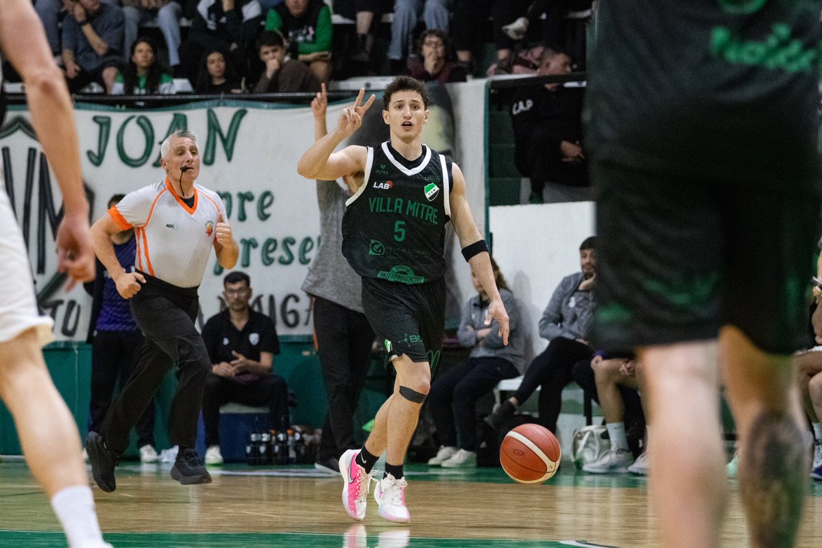 LigaARGbasquet's tweet photo. 🔥 @VM_basket revirtió el arranque adverso: 14-6 antes del descanso, 38-36 al último cuarto y triunfo 56-52 sobre @basquet_pfc. Alvaro Yarza: 13 puntos, 5 rebotes y 1 asistencia.

#LigaArgentina #LAB #BásquetArgentino https://t.co/kNSRNVbtpx