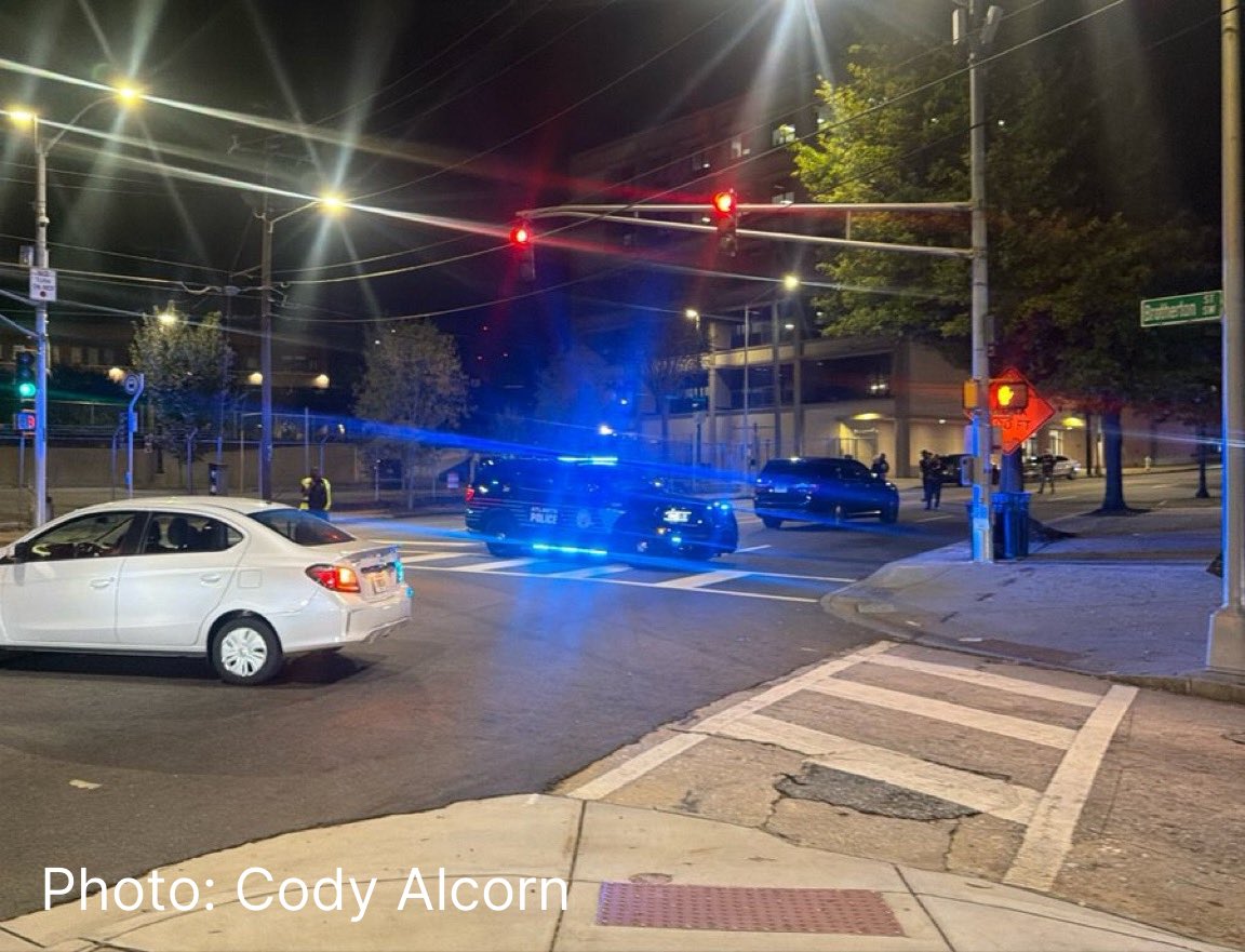 WBC24News's tweet photo. BREAKING: At least 3 Molotov cocktails were thrown at a ICE field office in Atlanta, Georgia, 11Alive reports. https://t.co/nDE7FAhXDn