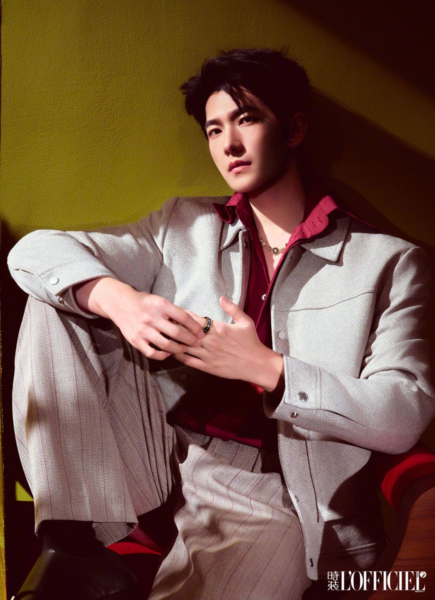 FulltimeBusy09's tweet photo. Old Vibes 😍😍😍
  
รูปในเล่ม
#YangYang
#YangYang杨洋 
#หยางหยาง https://t.co/ZCe5MkoTCz