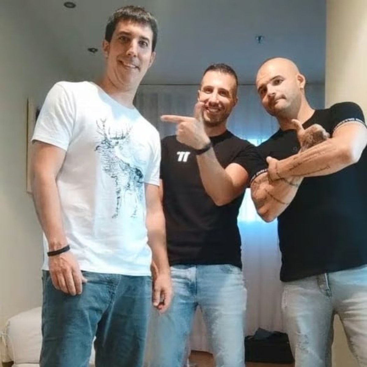 memesvirgos's tweet photo. Me separé yo (a la fuerza), ahora se separó un amigo. Falta uno más y se viene el prime. https://t.co/t1si45Hjkz