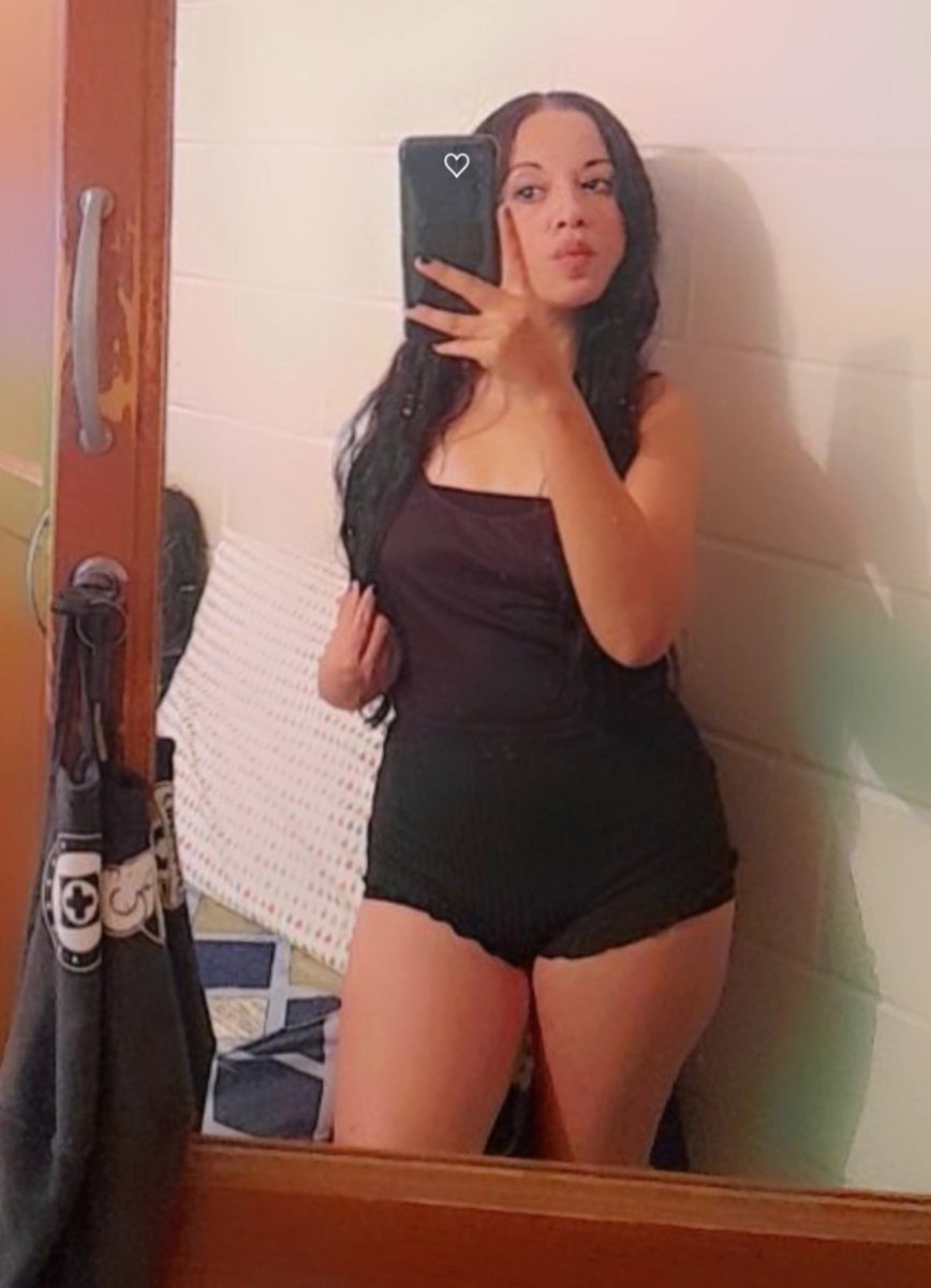 Anagina17's tweet photo. Buenas NochesSs ... 🥱💤 https://t.co/fiRxXSwtDJ