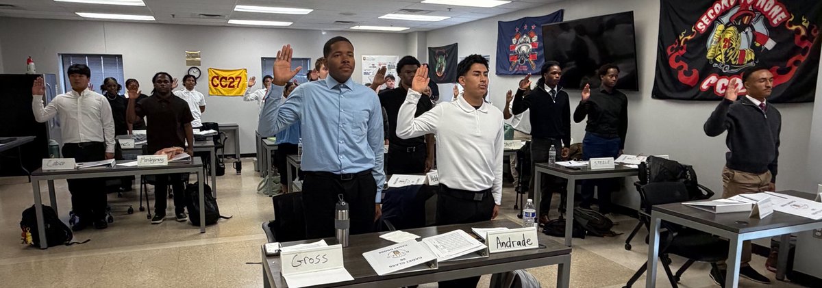 dcfireems's tweet photo. This is the first week of Cadet Class 29’s training to become one of #DCsBravest. 

For the next year, 25 District residents will be working towards becoming a Firefighter/Emergency Medical Technician. 

Thank you to @MayorBowser for your continuous support of the cadet program. https://t.co/m6vLu7DnWJ