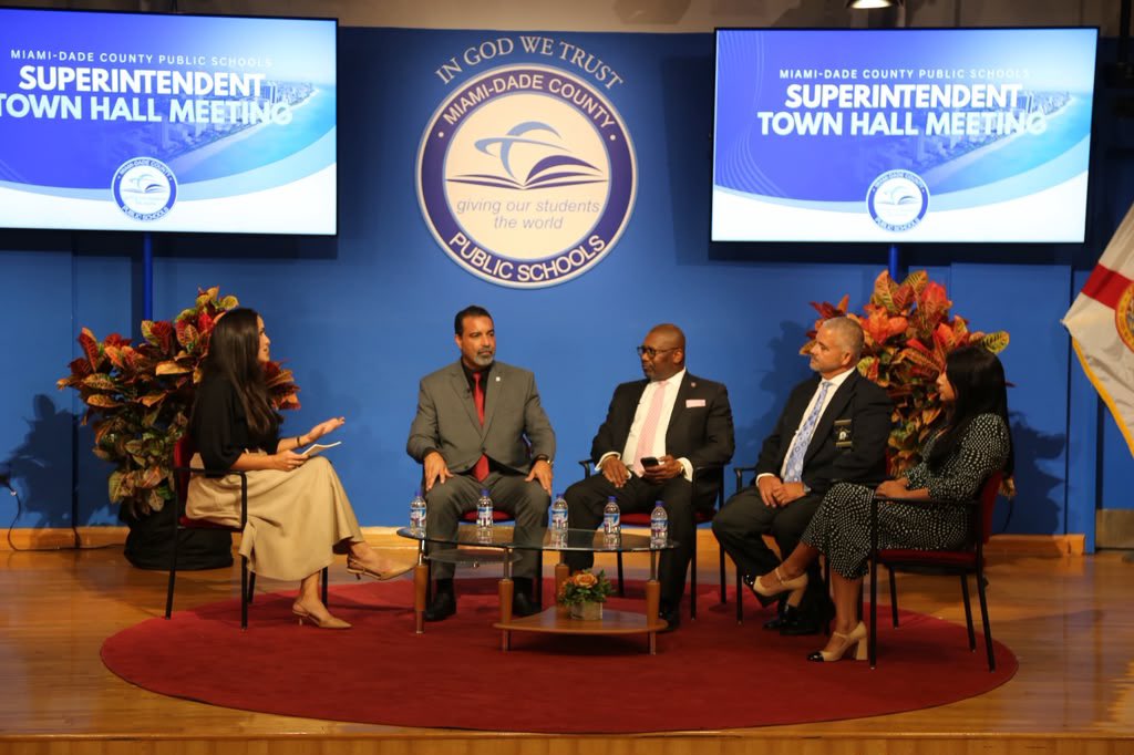 MiamiSupt's tweet photo. Thank you to everyone who joined us for tonight's WLRN Live TV Town Hall, and to our panel for such a thoughtful conversation. Special thanks to our host, Jacqueline Basallo, for guiding the dialogue. We talked about the future of our students, including oversight and parent leadership. Learn more at https://t.co/08PE2tNjej. Election Day is Tuesday, November 3. #SecureOurFuture