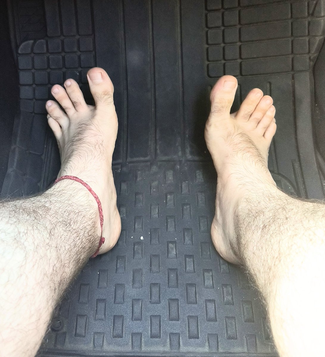 DominikAugust's tweet photo. Hairy feets on #toesday https://t.co/cHP11FJbwH