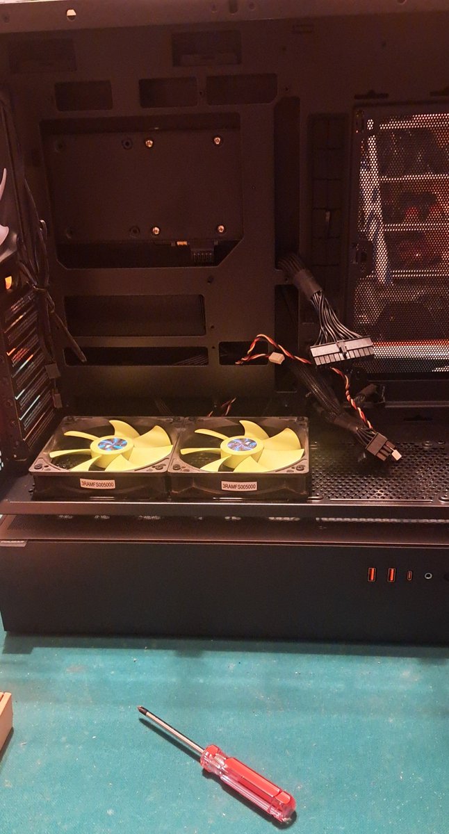 CrowCMP32's tweet photo. Waiting on motherboard to come in and some more fans :) hopefully its not my cpu that failed but even after putting new thermal paste on it, it still boot cycles https://t.co/9exWGE0PbE