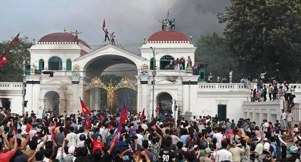 GiveMeBanHammer's tweet photo. Looks like you forgot Nepal’s Gen Z incident 2025:
-the Nepalese specifically went after Parliament, and the houses of the politicians who were the source of their problems
-the only businesses they went after, are those from cronies who worked with, and funneled money to their country’s politicians.
-any other building, and stores of those who are not involved and were innocent, were untouched
-the businesses were so untouched that the store owners could open for business the following day after the riot was over.

So no, people can focus on the source of their grievance and only go after the source of their grievance. 

You just CHOOSE not to and prefer to rob, loot and destroy, because you enjoy it and want to take things you didn’t earn. You have no excuse, you show no morals, and act like a coward with no self-control.

For shame that supposed France gets completely outdone by a “Developing Country” in terms of having people who care enough not to target innocents.