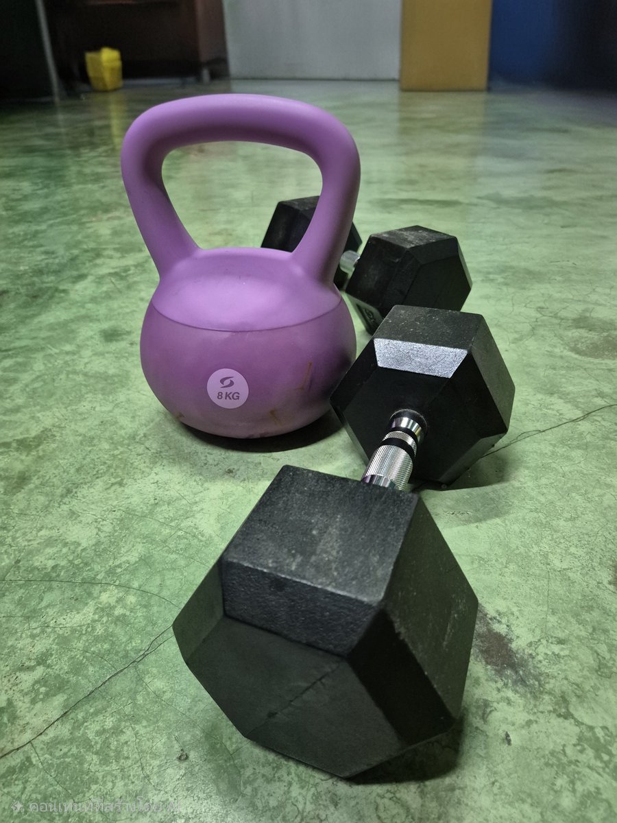 LoBallBazuka's tweet photo. My morning routine 🏋‍♀️ https://t.co/20rmXrNPEy
