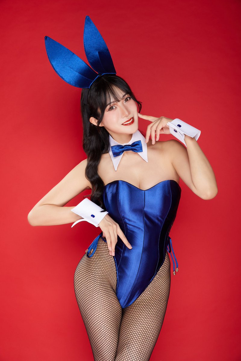 RITA_GOLDIE's tweet photo. 今年の生誕祭のテーマは全員バニーガールです💙🐰💙 https://t.co/nQeSs1j2DJ