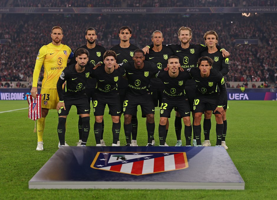 siempreatletico's tweet photo. #StuttgartAtleti 1-1😐Julián Álvarez👏👏rescata un punto y el @Atleti resiste con diez en Alemania en la #ChampionsLeague. Julián empata tras el descanso⚽️rompiendo su sequía goleadora y el #Atleti sostiene el resultado con diez desde el 64′. #AúpaAtleti 👏https://t.co/jHWxlEAKGm https://t.co/jfC8ukmzWJ