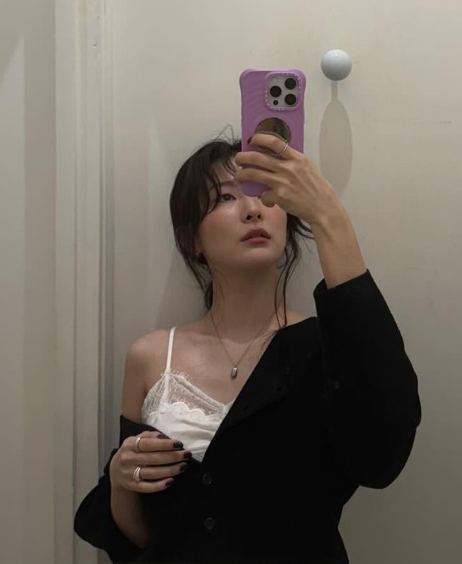 xiongseulgi's tweet photo. seulgi https://t.co/VUNn1RALPB