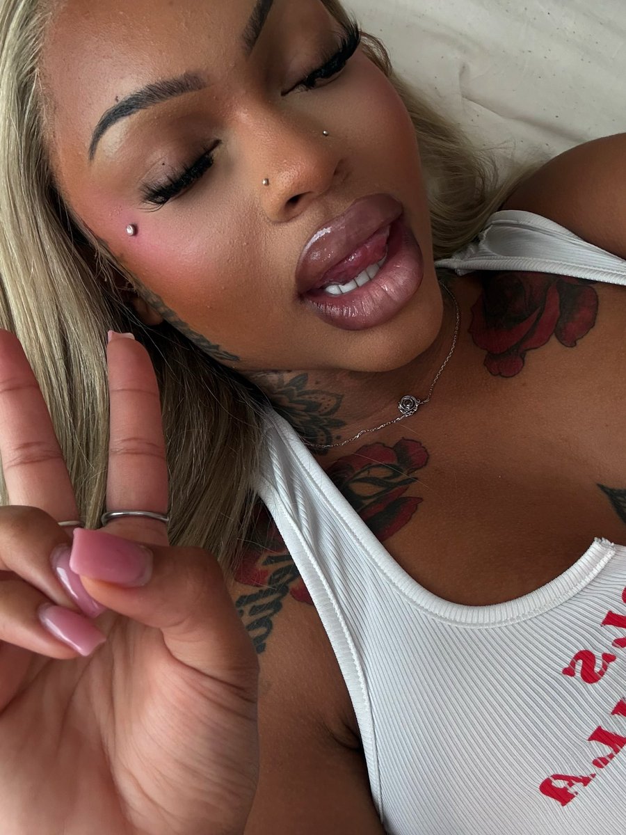 LilMissTeeXO_'s tweet photo. I NEVER STOPPED BEING HER. 💋🔥🥹 https://t.co/VYJd41N3Vs