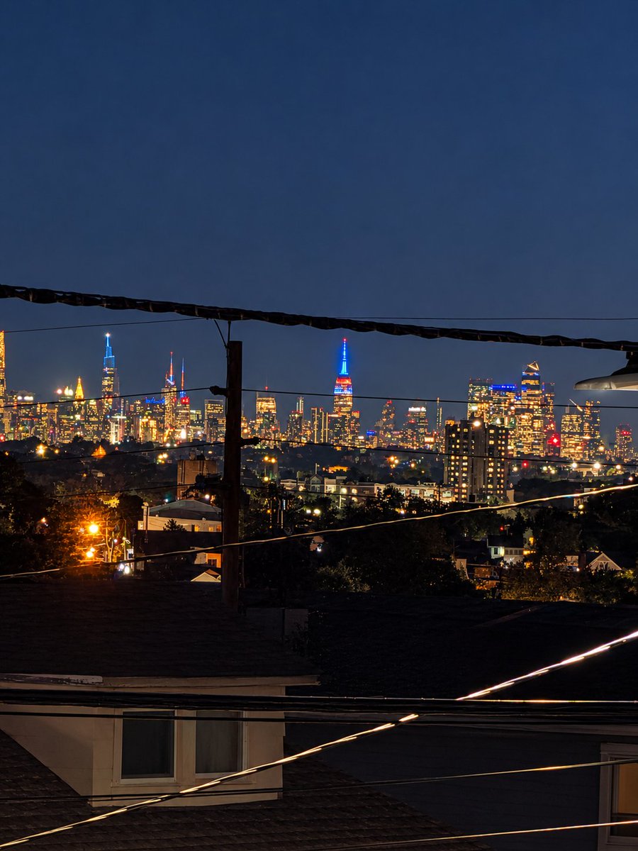 indra's tweet photo. Banner night views #AlwaysKnicks https://t.co/7gw5RgtbGy