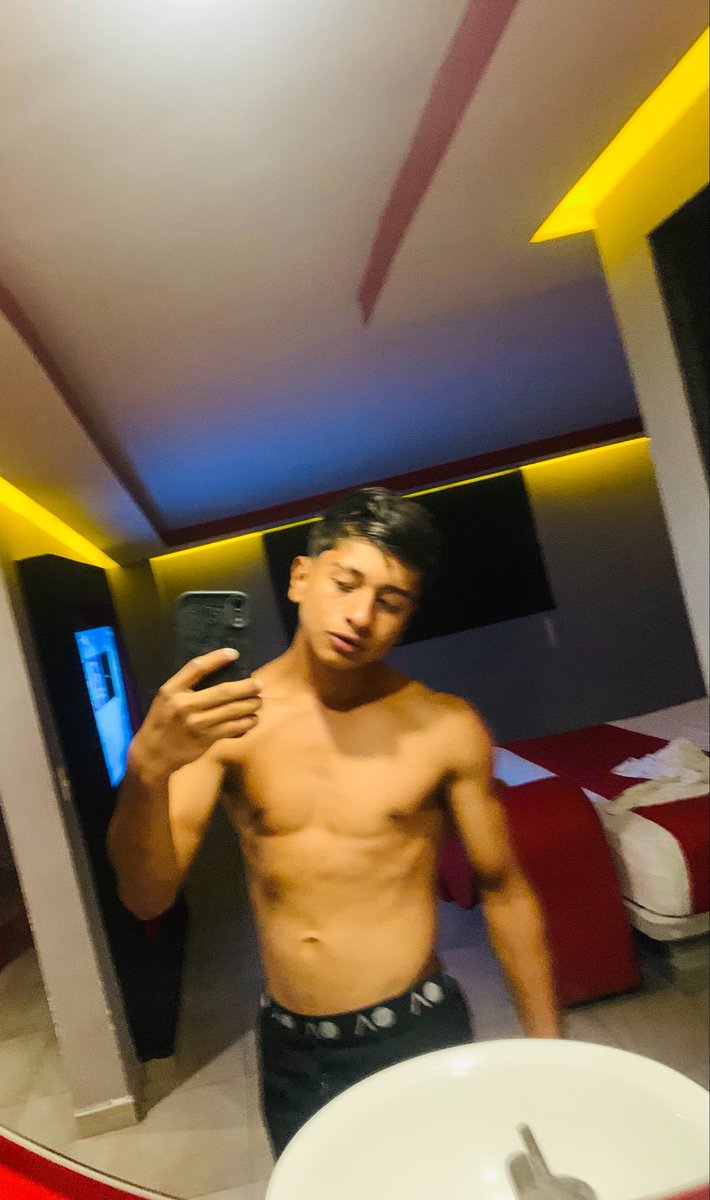 JulinNa40324191's tweet photo. Quien pa ir a un motelito?😍 https://t.co/1zU7eUAFTq