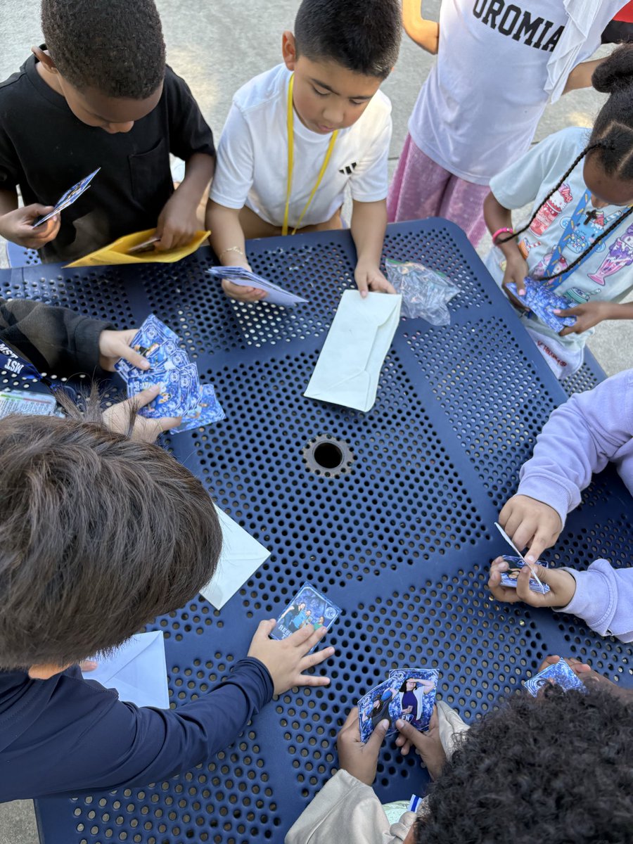 ms_kretschman's tweet photo. Let the trades BEGIN‼️ My first graders had the opportunity to trade with @amanda_spear4 fourth graders! It was awesome to hear their trades and see students’ collections 🤩 https://t.co/6Zzw4XW2i9