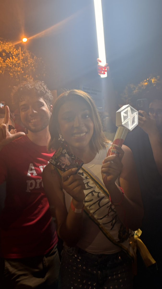 njzwars's tweet photo. ERIKA HILTON EXOL CARAT TOKKI CARALHOOOOO. FAMDONS COM LULA TO VENCEU https://t.co/9fEfS5Vklh