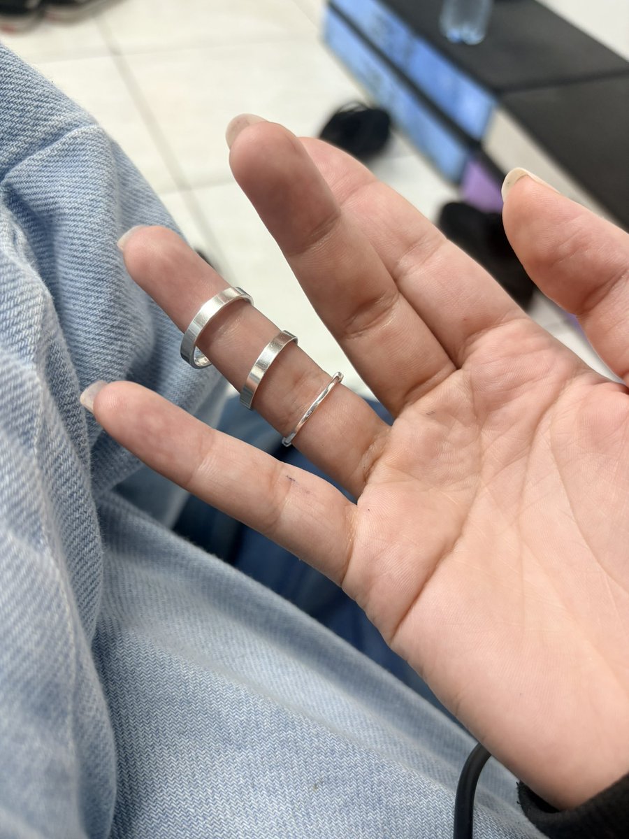 Notfakevick's tweet photo. Minha namorada caindo no soco no jiu e eu admirando a aliança que ela me deu não tem nem 1 semana https://t.co/sc9omjsbv6