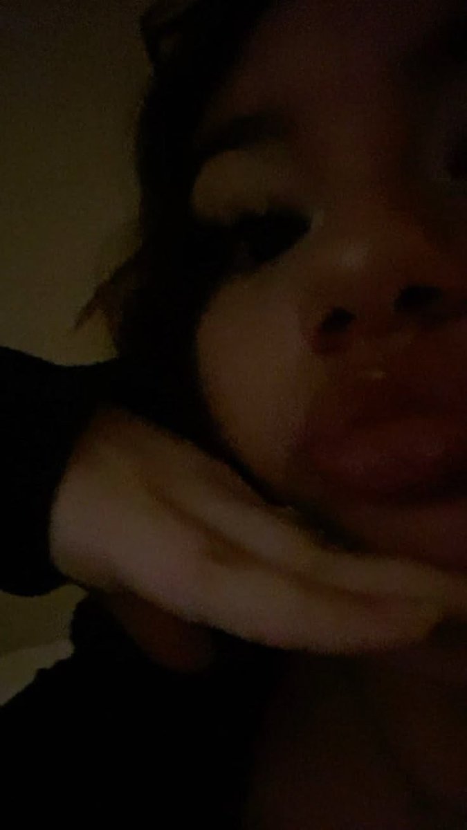 Sachepoe's tweet photo. My mouth will always be better than your hands https://t.co/OAbnIpHcg9