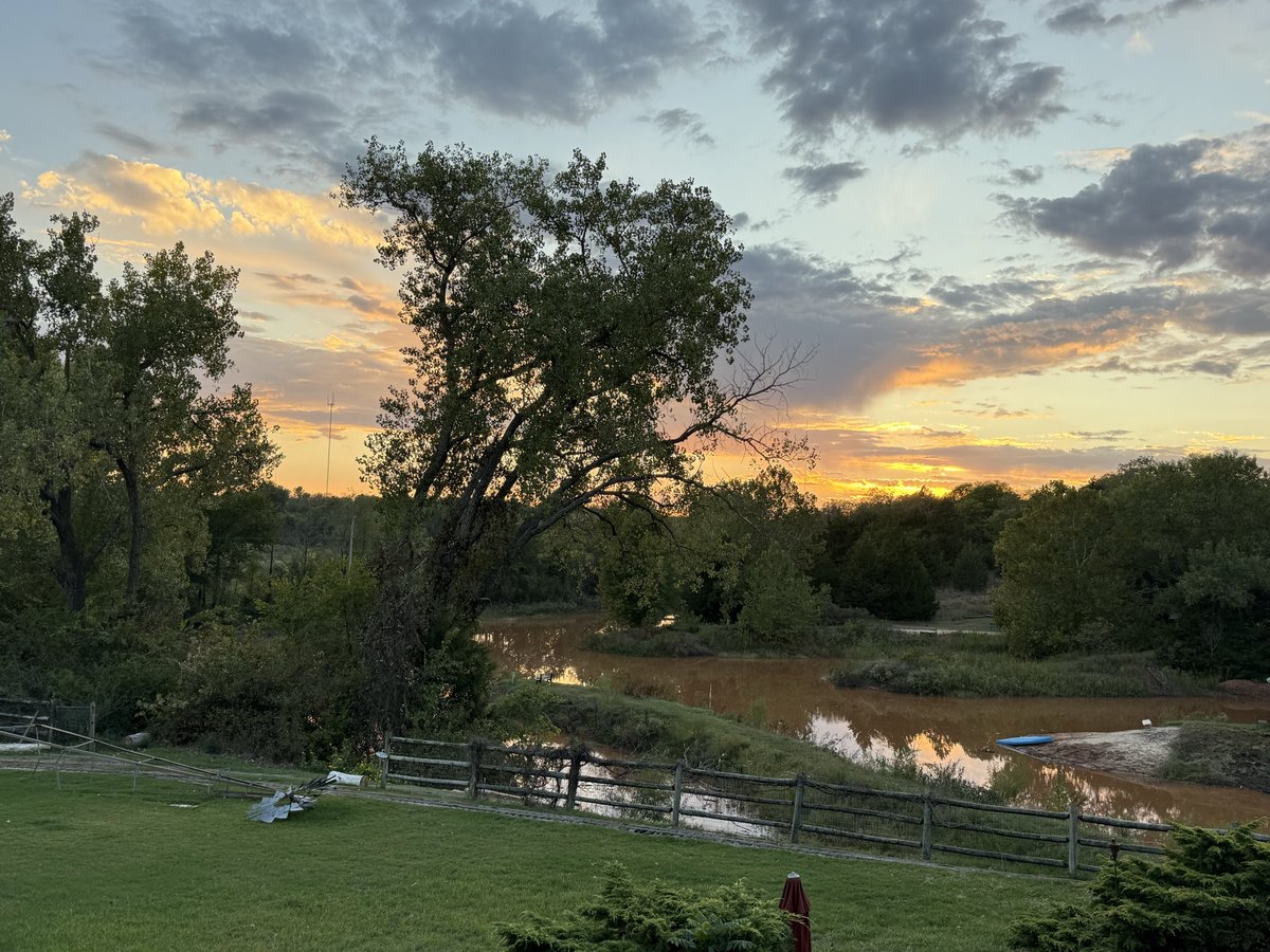 MikeMorganKFOR's tweet photo. Oklahoma, we love you. ❤️ 10.20.26 #okwx https://t.co/TTDOmKjrLm