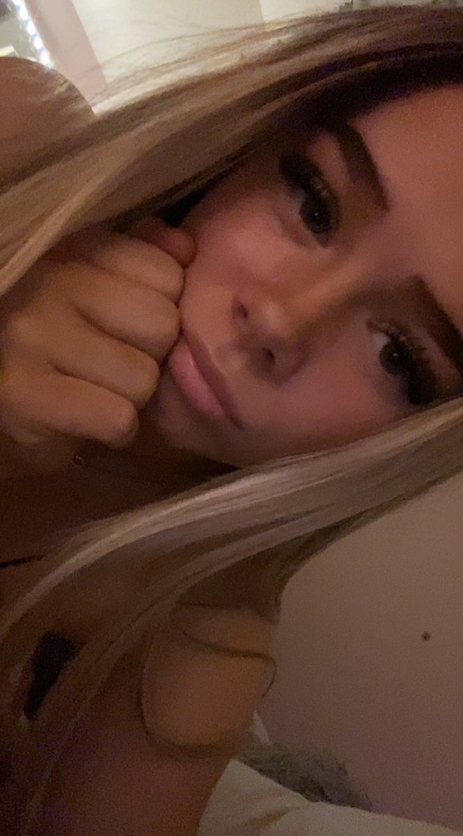 wankvault's tweet photo. Feeding my irl - wank and degrade her #cuck #wankchat https://t.co/FRMfeVK49d