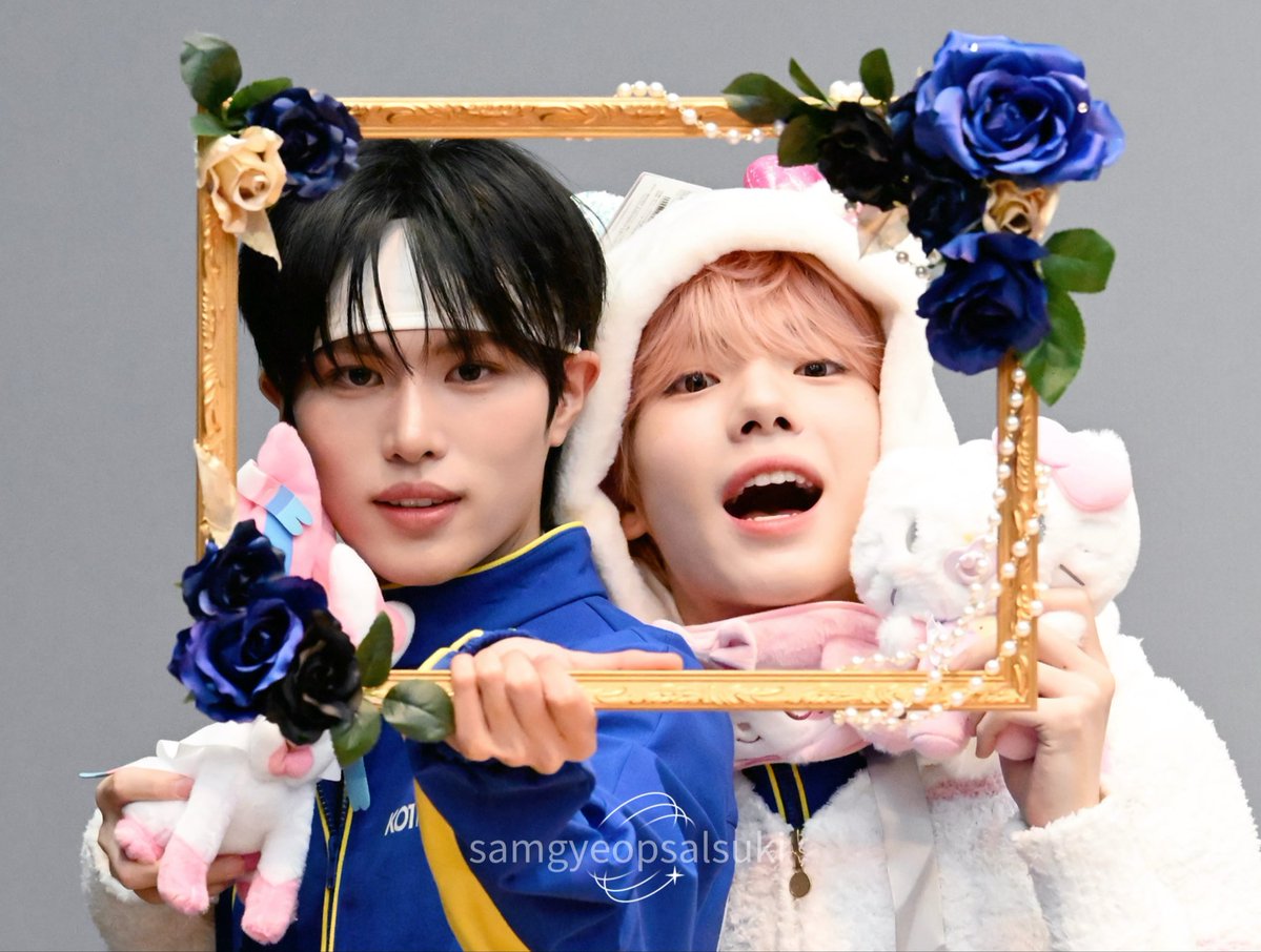 samgyeopsalsuki's tweet photo. 261018 Mnet 막팬

🖼️🩷💙よしゆら

2人で入って事前にお願いしまして
結蘭は当たり前に大好きなんだけど、結蘭の隣に来た時に可愛い顔する佳暉がすきで❤︎ﾖｼｷｸﾝﾂｷｱｯﾃｸﾚﾃｱﾘｶﾞﾄｳ

#KO1KEYZ #安部結蘭 #矢田佳暉 #YURA #YOSHIKI https://t.co/GNAdpSPLt4