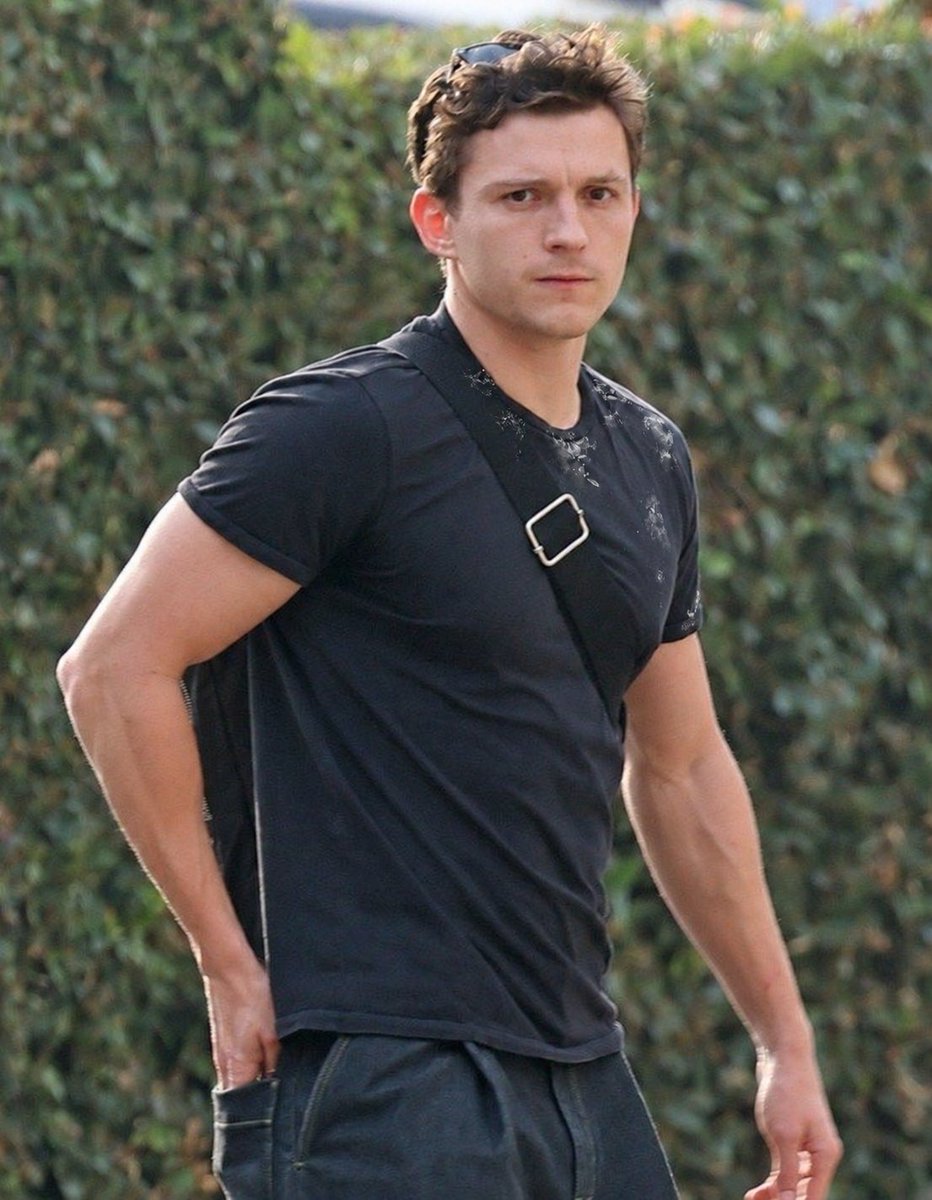 Poo_Crave's tweet photo. Tom Holland accidentally wears his ‘cum rag’ while out and about in LA https://t.co/cHQIHjd9v7